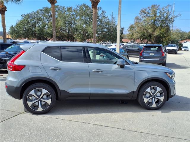 2025 Volvo XC40 B5 Plus Bright Theme