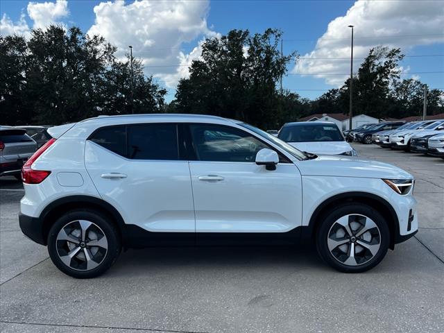 2025 Volvo XC40 B5 Plus Bright Theme