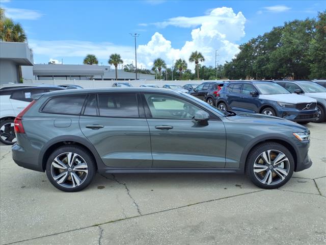2026 Volvo V60 Cross Country B5 Plus