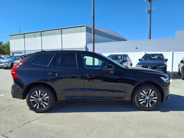 2025 Volvo XC60 B5 Core Dark Theme