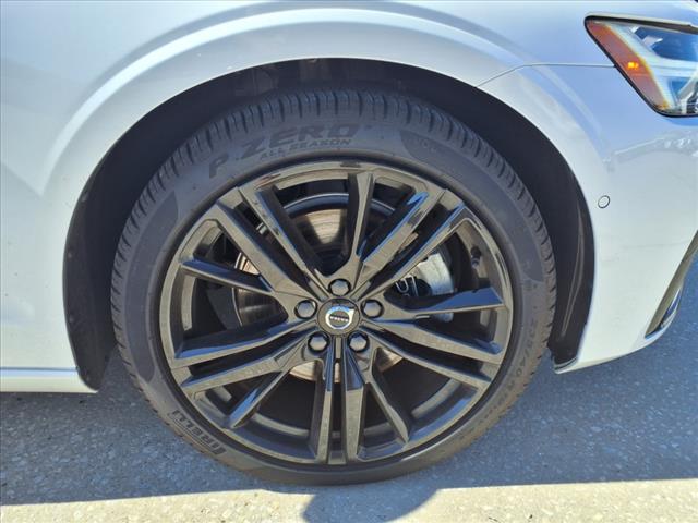 2024 Volvo S60 B5 Plus Black Edition