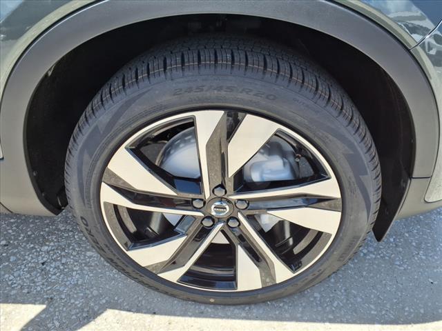 2026 Volvo XC40 B4 Plus Bright Theme