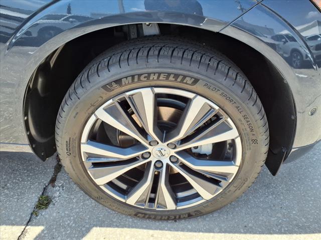 2022 Volvo XC60 B5 Momentum