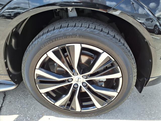 2023 Volvo XC60 B5 Ultimate Dark Theme