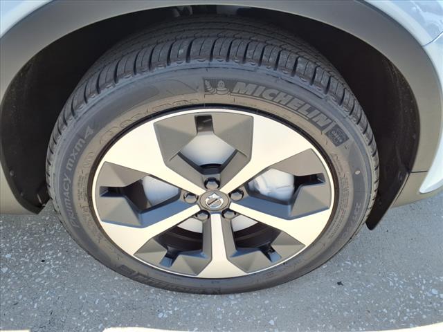 2026 Volvo XC40 B5 Plus Dark Theme