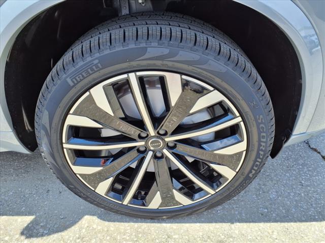 2025 Volvo XC90 B5 Plus Bright Theme 7P