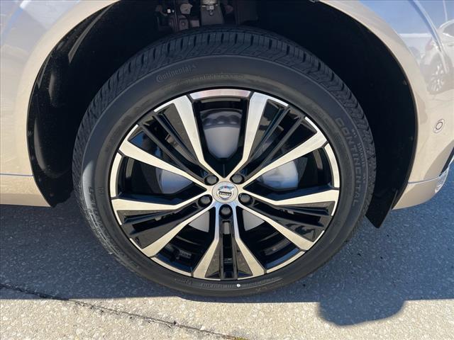 2025 Volvo XC60 B5 Plus Dark Theme