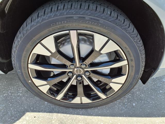 2026 Volvo XC60 B5 Plus Dark Theme