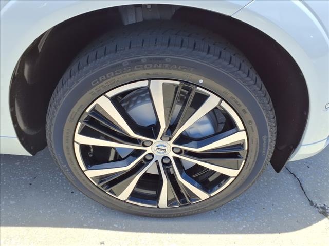 2025 Volvo XC60 B5 Plus Dark Theme