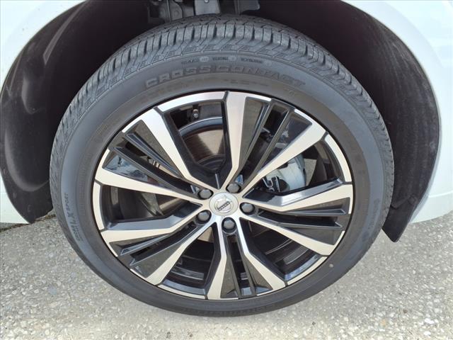 2025 Volvo XC60 B5 Plus Dark Theme