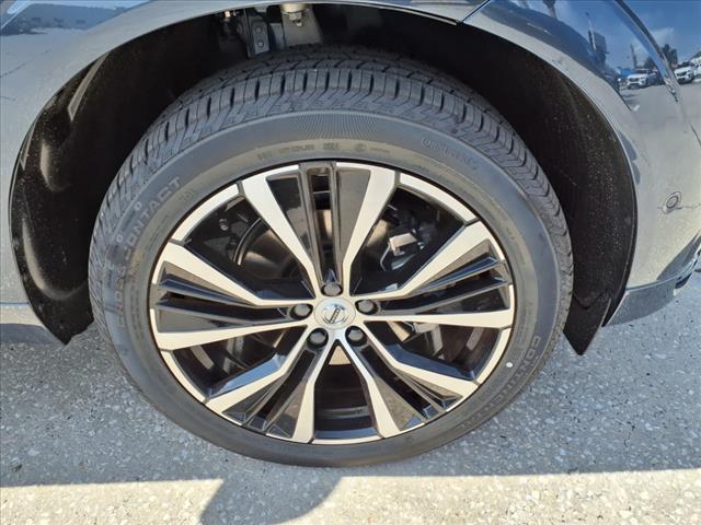 2025 Volvo XC60 B5 Plus Dark Theme