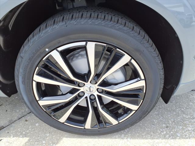 2025 Volvo XC60 B5 Plus Dark Theme