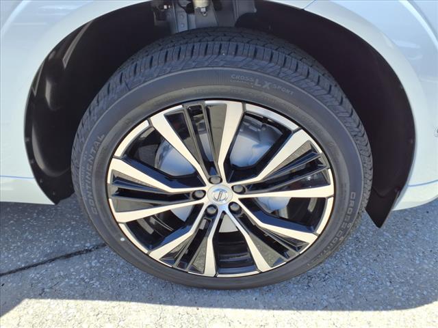 2025 Volvo XC60 B5 Plus Dark Theme
