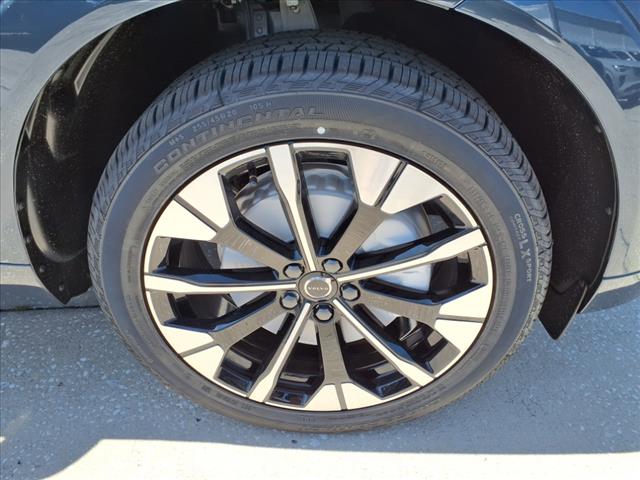 2026 Volvo XC60 B5 Plus Dark Theme