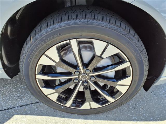 2026 Volvo XC60 B5 Plus Dark Theme