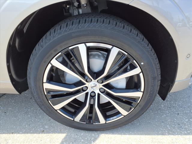 2025 Volvo XC60 B5 Plus Dark Theme