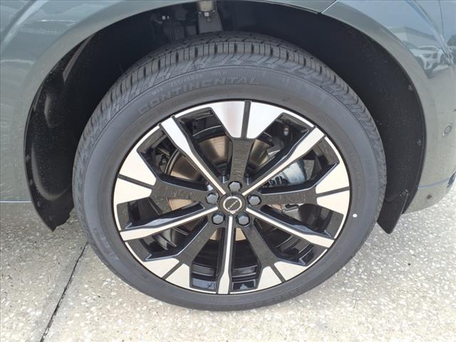 2026 Volvo XC60 B5 Plus Dark Theme