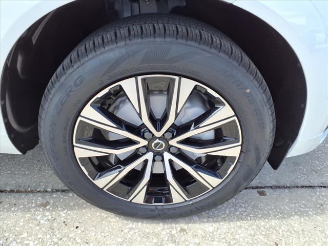 2025 Volvo XC60 B5 Core Dark Theme