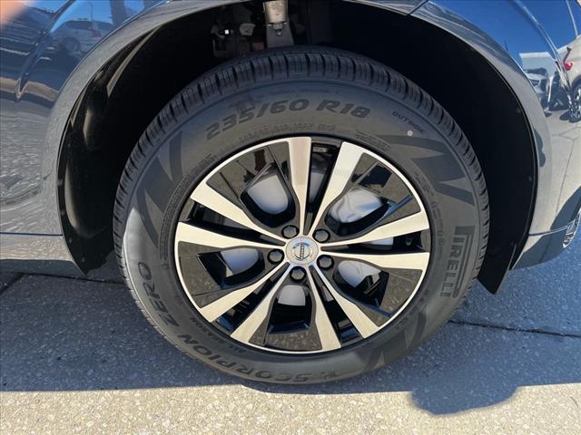 2025 Volvo XC60 B5 Core Dark Theme