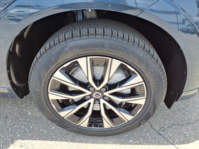 2025 Volvo XC60 B5 Core Dark Theme