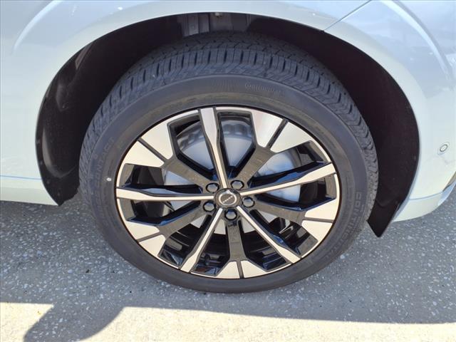 2026 Volvo XC60 B5 Ultra Dark Theme
