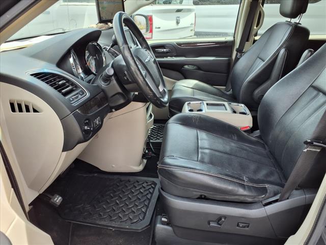 2013 Chrysler Town and Country Touring