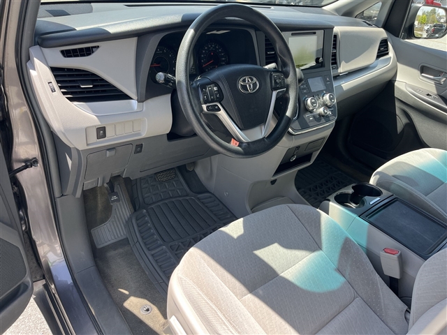 2015 Toyota Sienna LE 8-Passenger