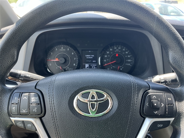 2015 Toyota Sienna LE 8-Passenger