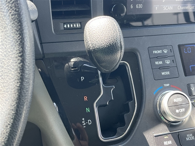 2015 Toyota Sienna LE 8-Passenger