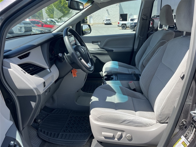 2015 Toyota Sienna LE 8-Passenger