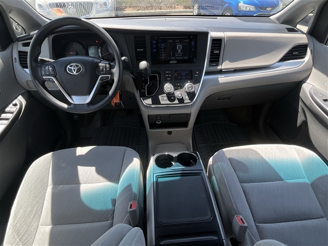 2015 Toyota Sienna LE 8-Passenger