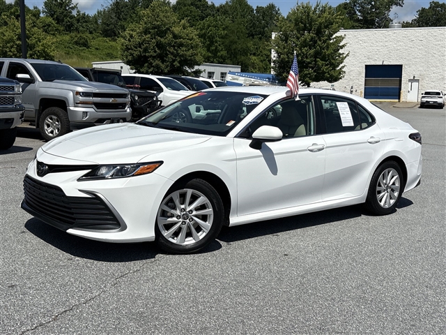 2022 Toyota Camry LE