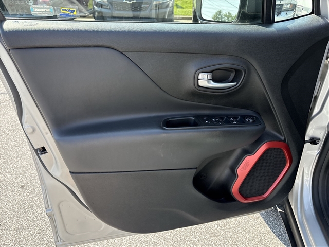 2017 Jeep Renegade Trailhawk