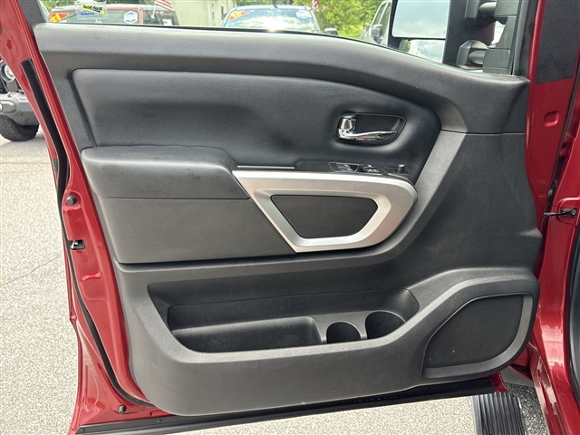 2018 Nissan Titan SV