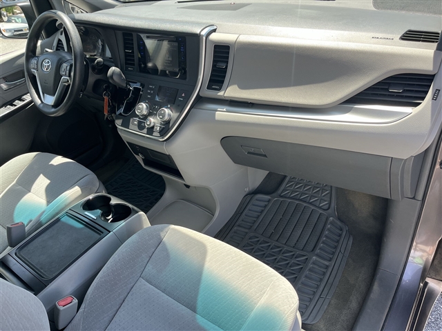 2015 Toyota Sienna LE 8-Passenger