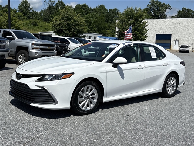 2022 Toyota Camry LE