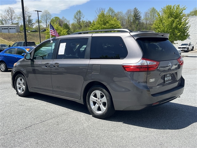 2015 Toyota Sienna LE 8-Passenger