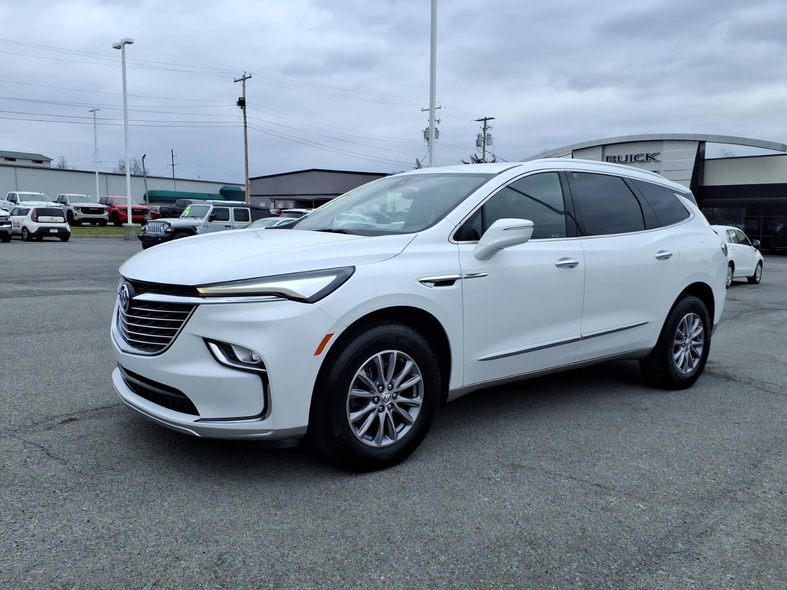 2023 Buick Enclave Essence FWD