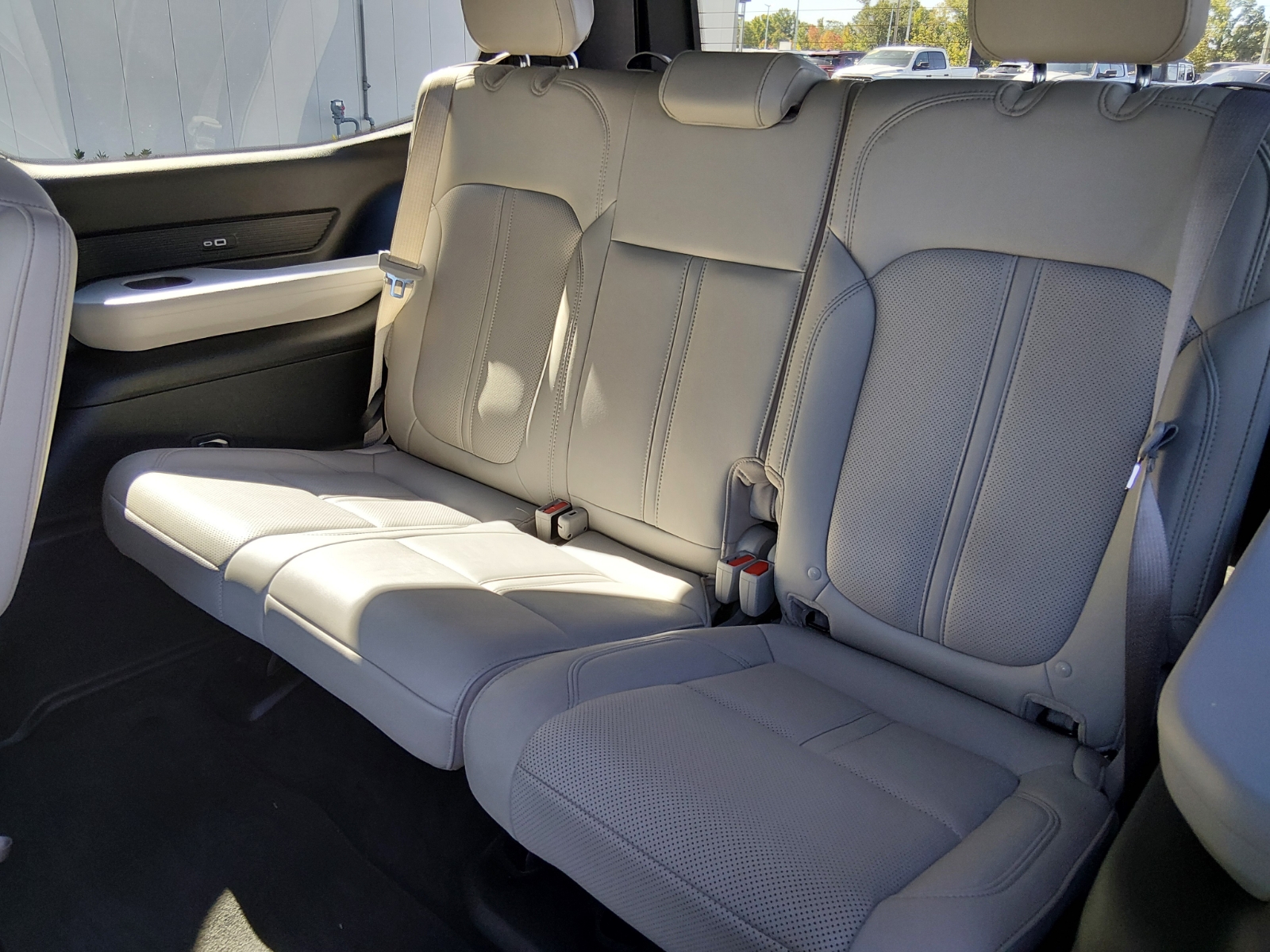 Certified Used 2025 Bright White Clear Coat Jeep Series II image 12