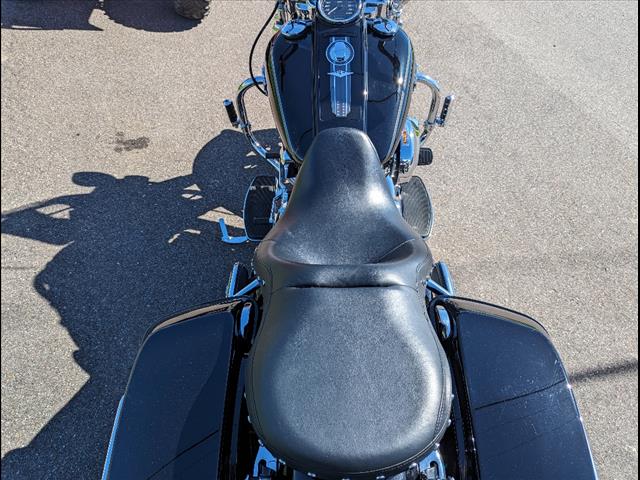 https://cdn.getauto.com/photos/0/231890/13c/1HD1FBM17FB632278-13c.jpg