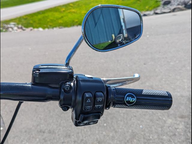 https://cdn.getauto.com/photos/0/231890/16c/1HD1FBM17FB632278-16c.jpg