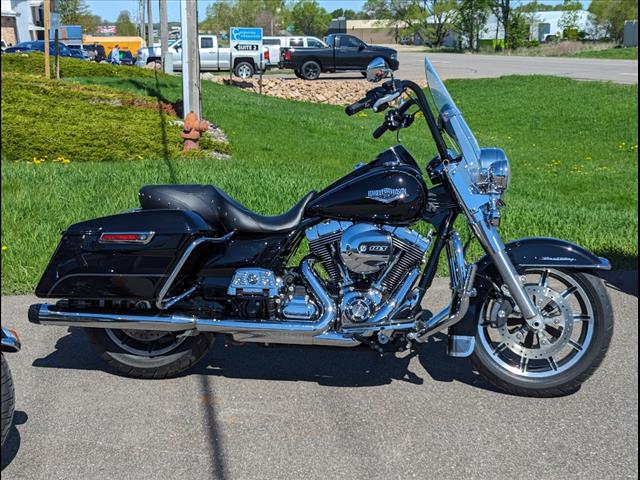 https://cdn.getauto.com/photos/0/231890/2c/1HD1FBM17FB632278-2c.jpg