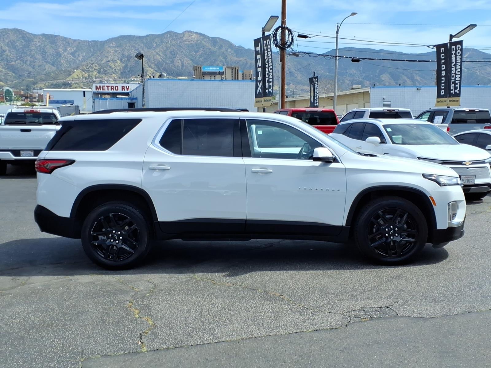 View vehicle photo 4