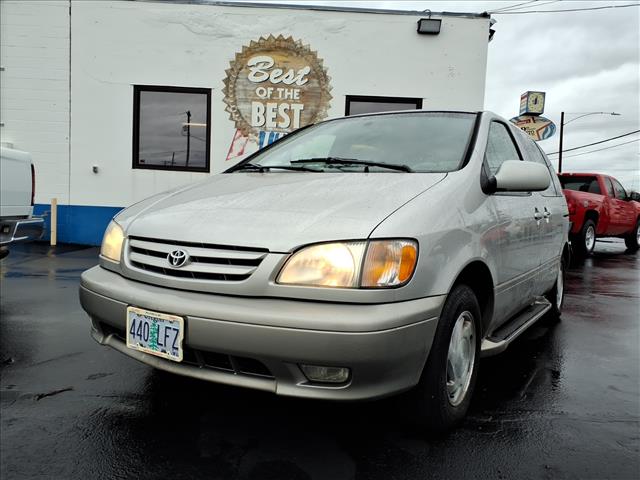 2002 Toyota Sienna