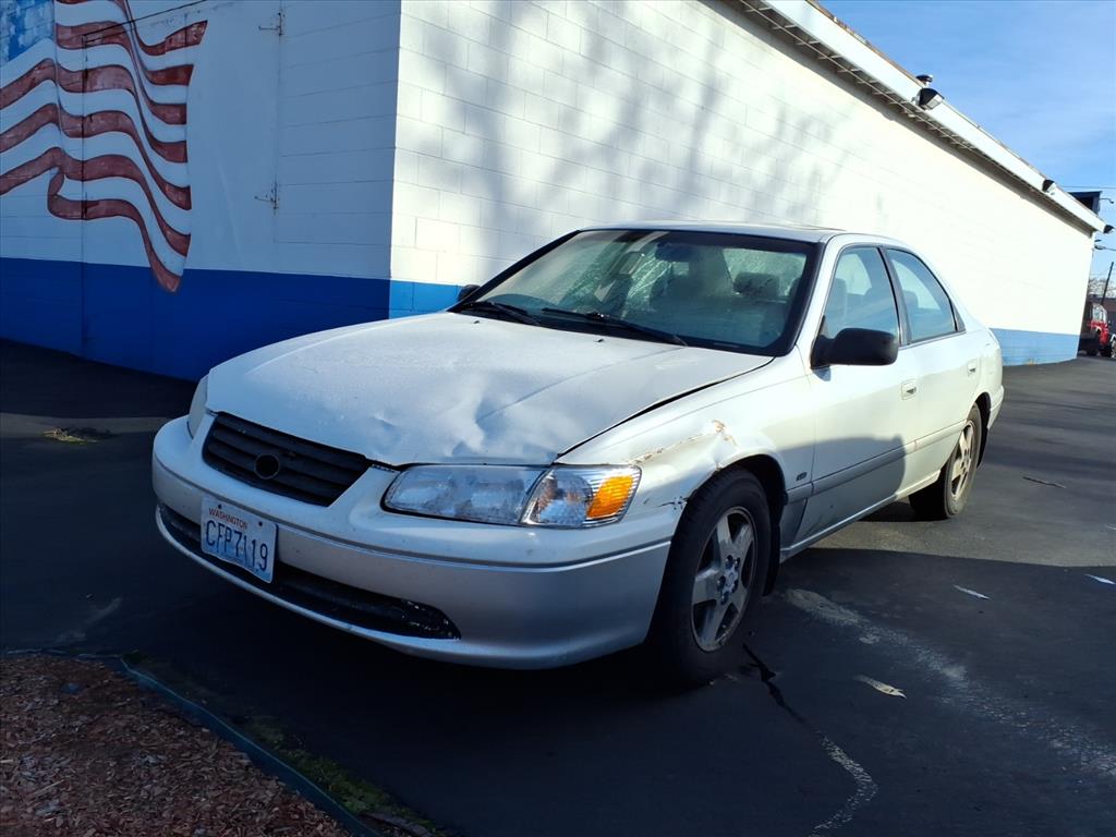 2001 Toyota Camry LE - main photo
