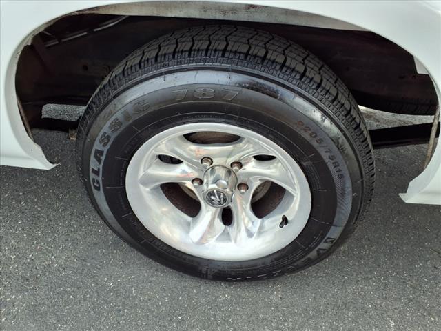 2002 Chevrolet S-10 Base