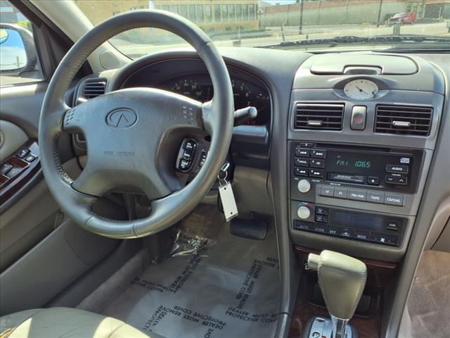 2000 INFINITI I30 Base