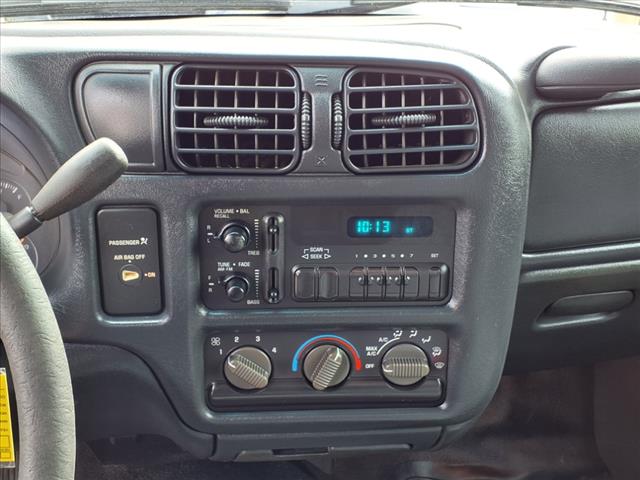 2002 Chevrolet S-10 Base