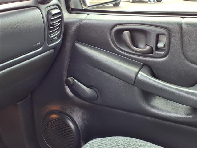 2002 Chevrolet S-10 Base