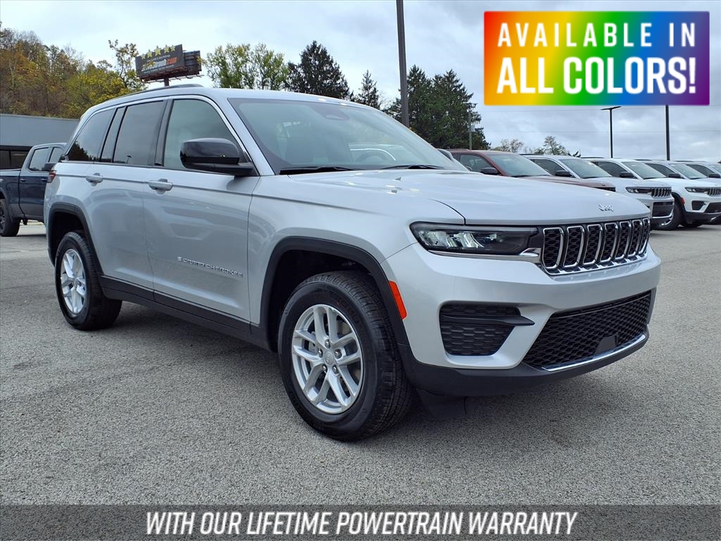 2025 Jeep Grand Cherokee Laredo's photo